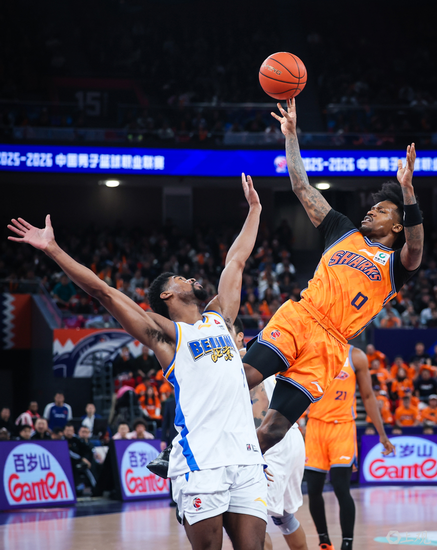 射手榜_篮球内外线配合战术动图